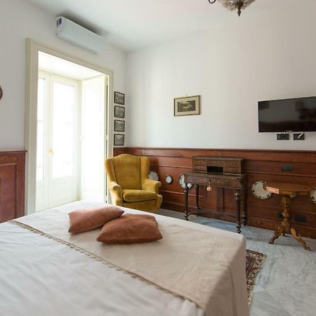 Bed and Breakfast Palazzo Doria d'Angri Napoli Esterno foto