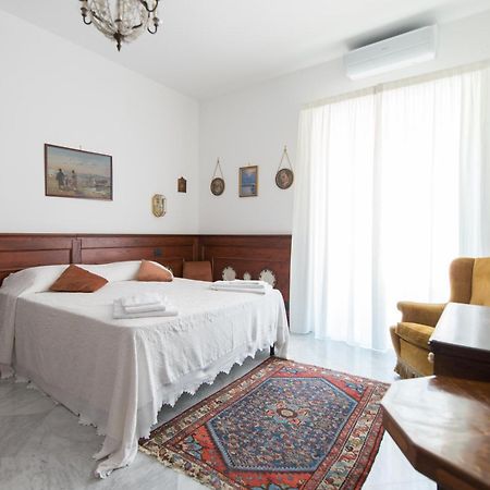 Bed and Breakfast Palazzo Doria d'Angri Napoli Esterno foto