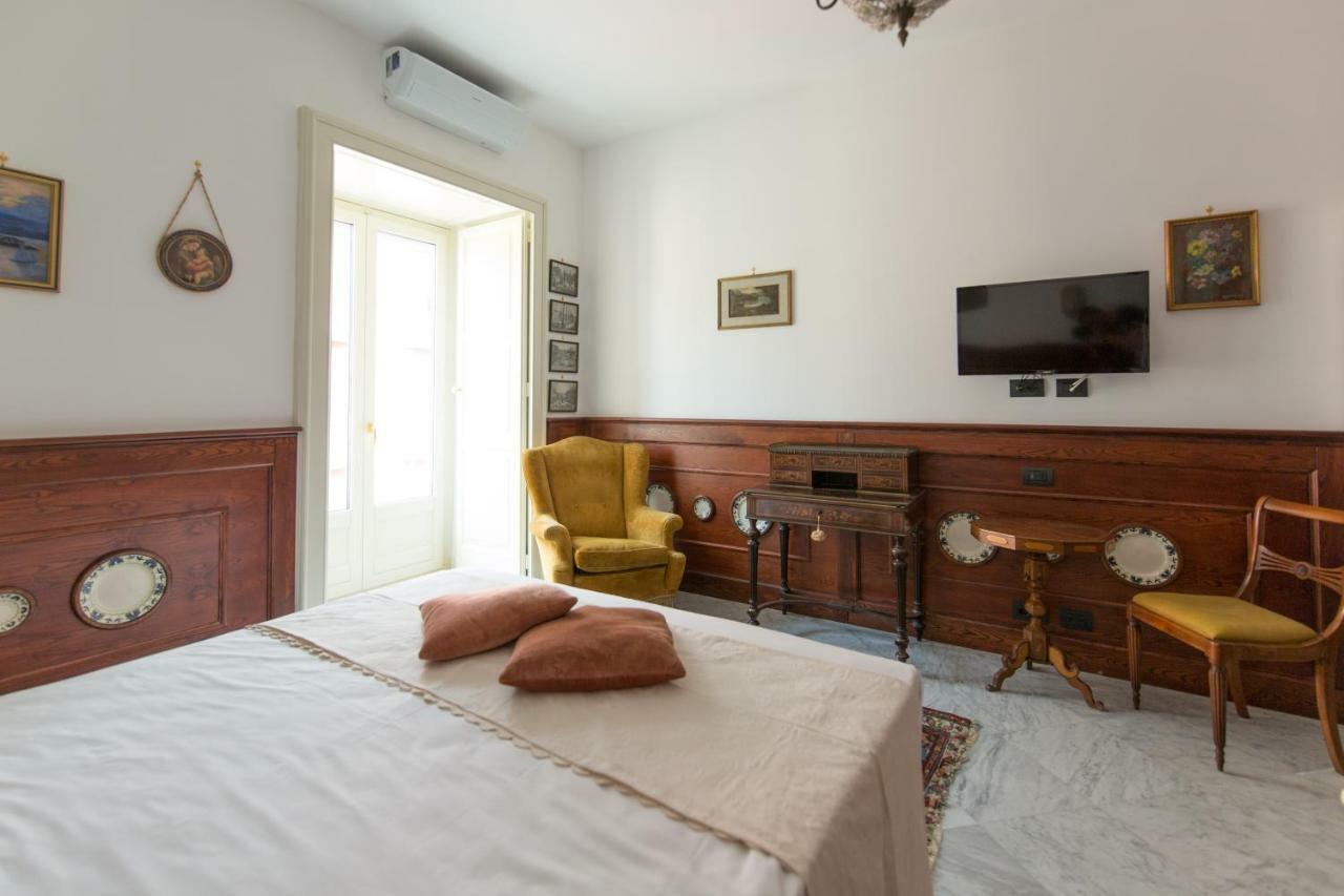 Bed and Breakfast Palazzo Doria d'Angri Napoli Esterno foto