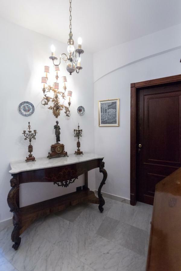 Bed and Breakfast Palazzo Doria d'Angri Napoli Esterno foto
