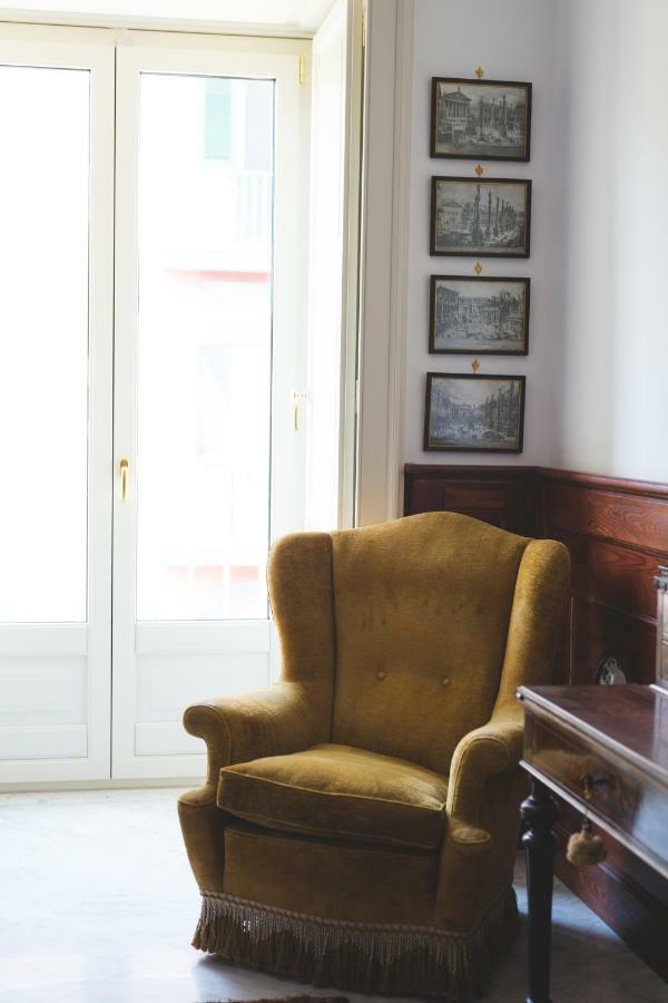 Bed and Breakfast Palazzo Doria d'Angri Napoli Esterno foto