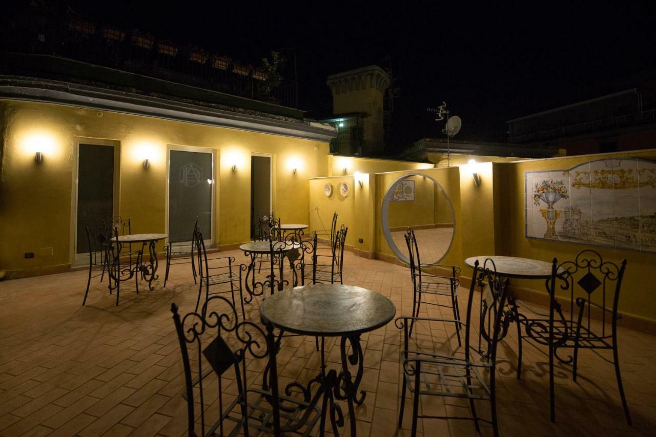 Bed and Breakfast Palazzo Doria d'Angri Napoli Esterno foto